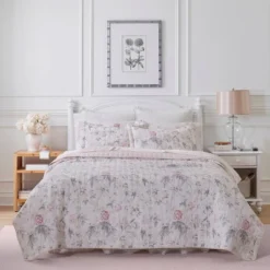 Pink Breezy Floral Quilt Set - Laura Ashley -Laura Ashley Shop GUEST 93fea4f9 38bb 4e77 92a2 c6ec4870b69c
