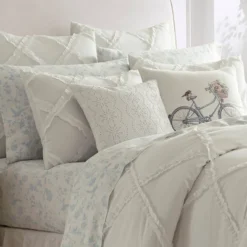 Adelina Reversible Duvet Cover Set White - Laura Ashley -Laura Ashley Shop GUEST a7442e3f 0b5d 4db1 b5c1 0dfb081423ec